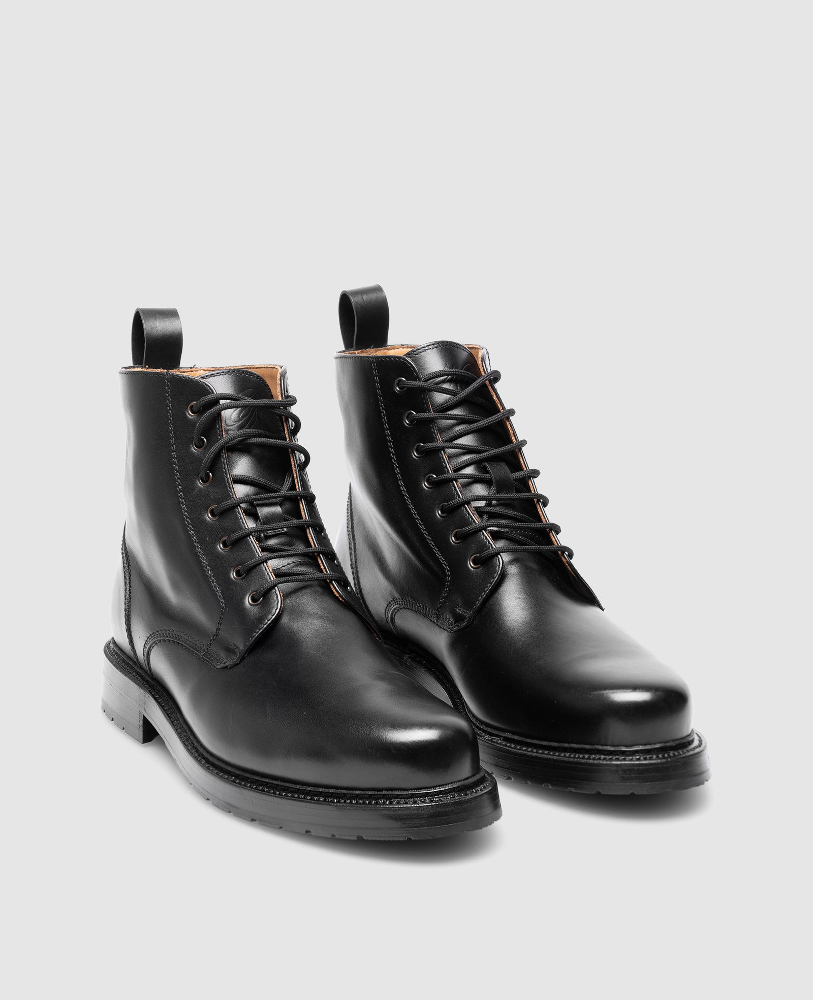 Buda Plain BC - Black – Heinrich Dinkelacker