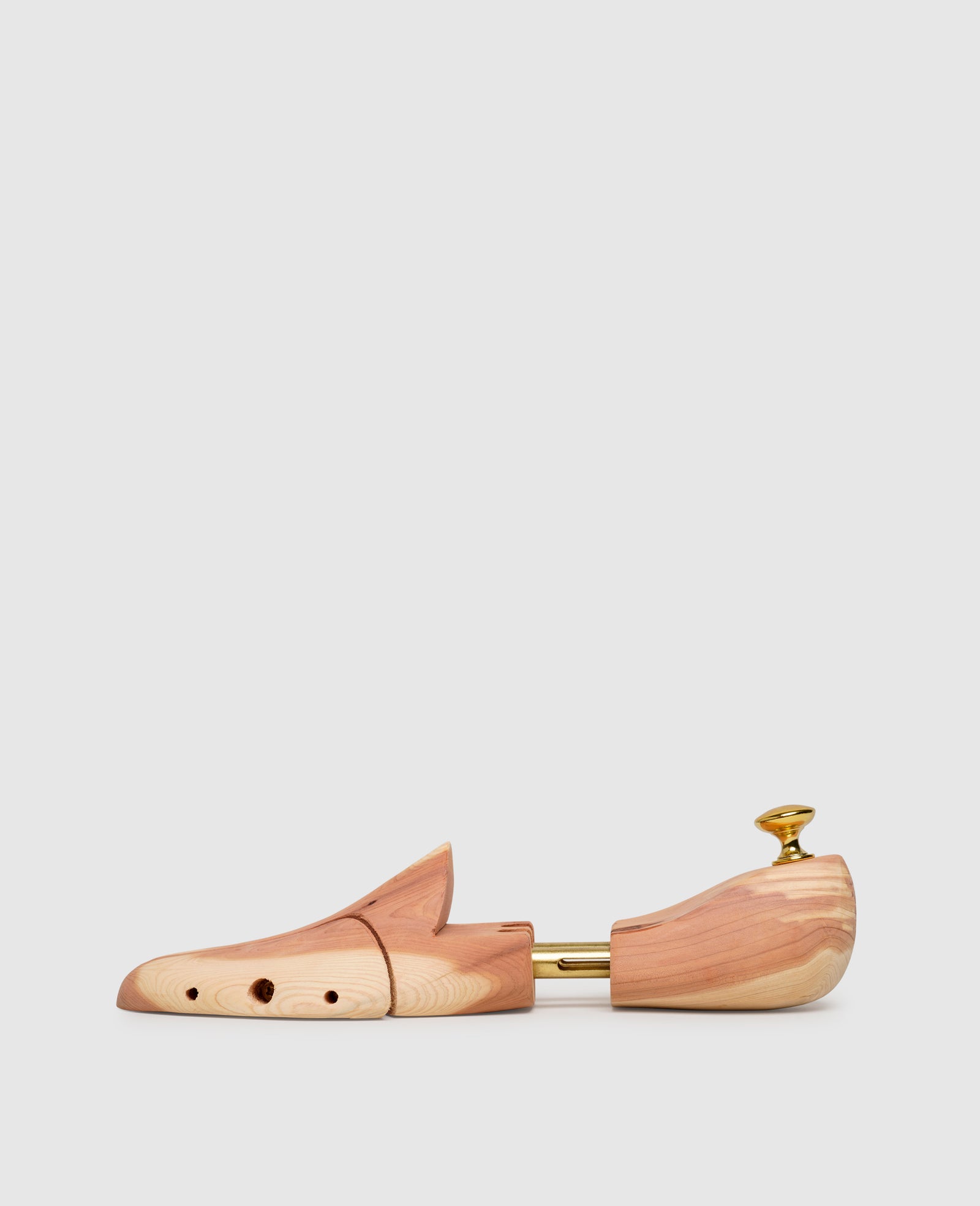 Cedar wood shoe trees – Heinrich Dinkelacker