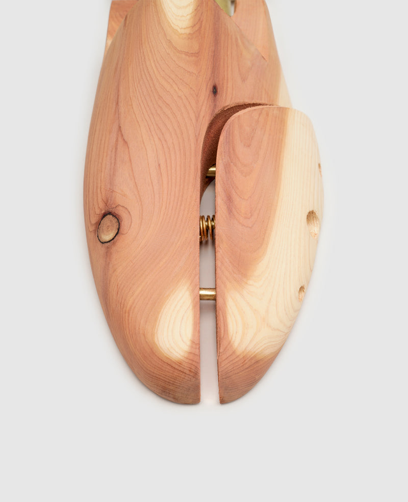 Cedar wood shoe trees – Heinrich Dinkelacker